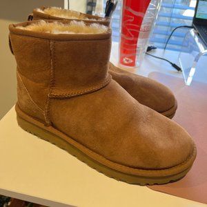 UGG Classic Mini II Boot Chestnut Size 9